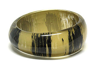 Art work waved acryl bangle