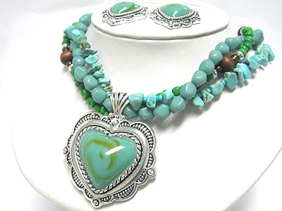 Engraved metal heart pendant and multi chip stone necklace  earring set