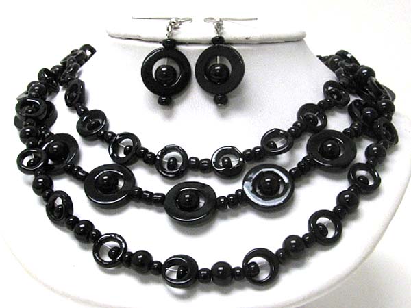 Shell and glass beads three row neckalce earring set