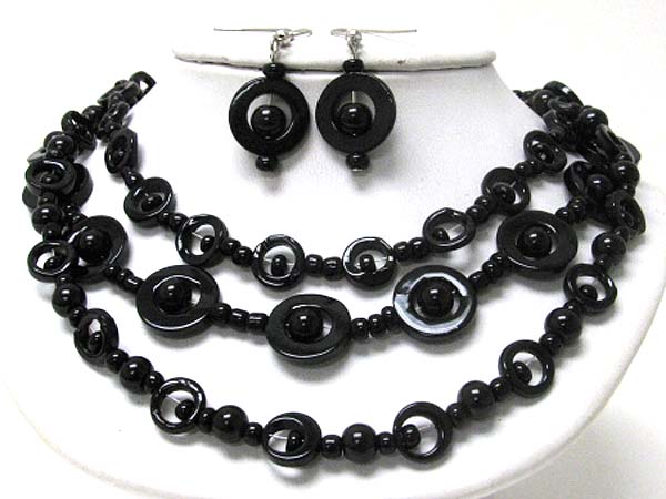 SHELL AND GLASS BEADS THREE ROW NECKALCE EARRING SET