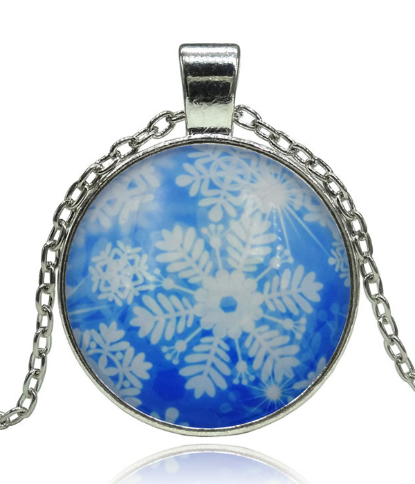 Snowflake cabochon necklace