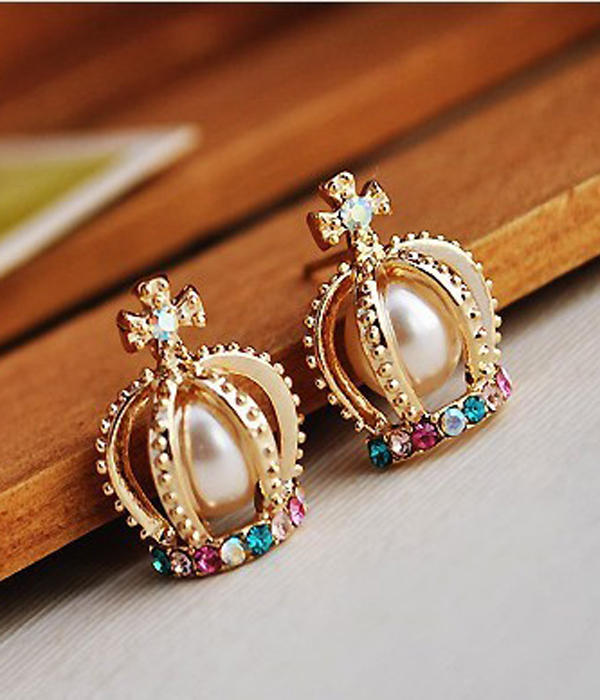 Crystal and pearl center crown earring