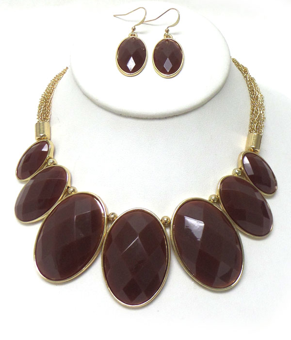 Linked oval shape necklace set 
