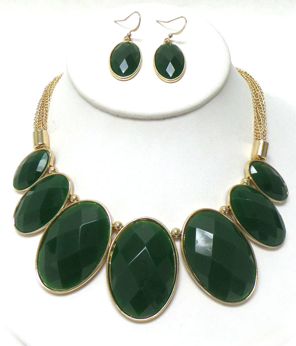 Linked oval shape necklace set 