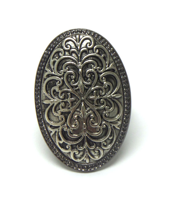 Metal filigree oval stretch ring