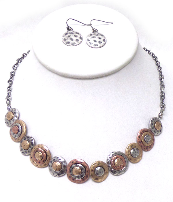 Linked metal disks necklace set