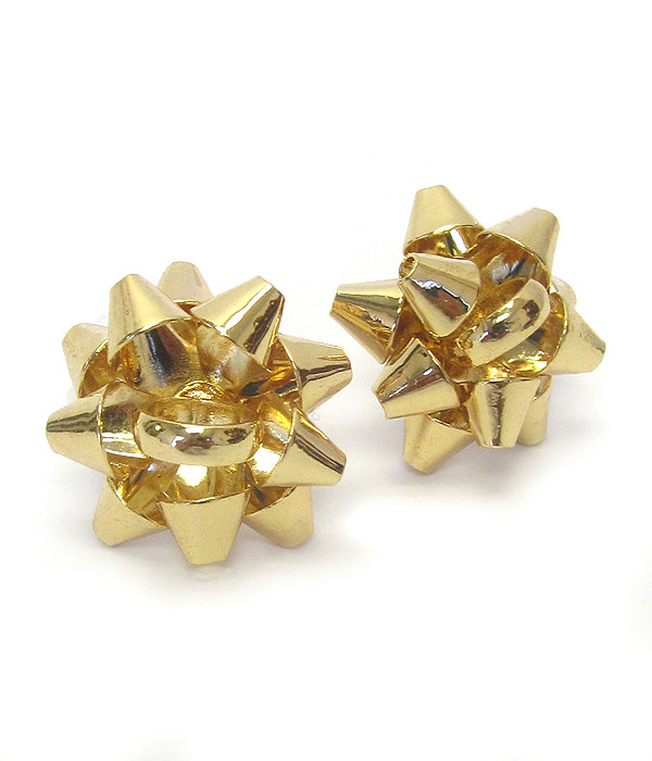 Gift box bow stud earring