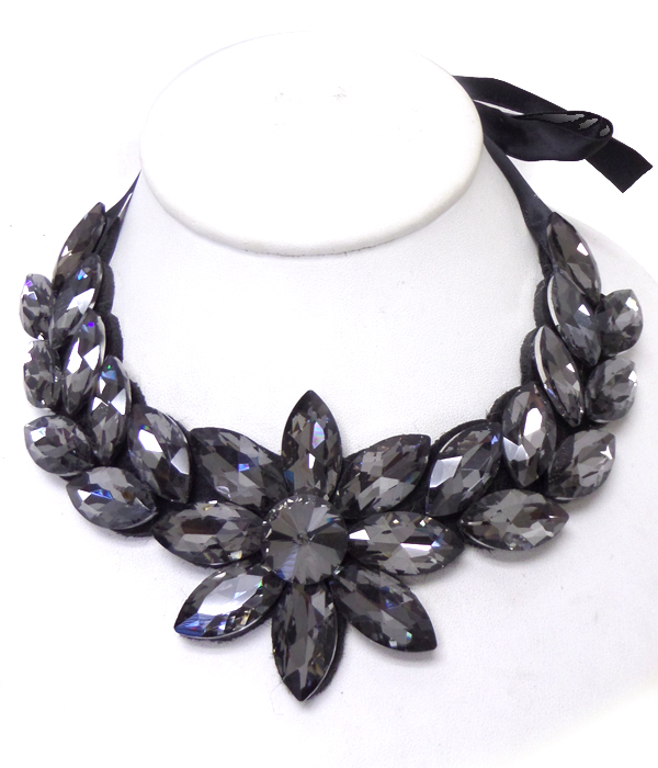 Flower design crystals bow tie back bib necklace 
