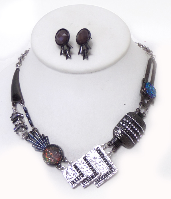 Textured multi metal square mix primitive pattern necklace set