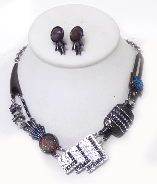 Textured multi metal square mix primitive pattern necklace set
