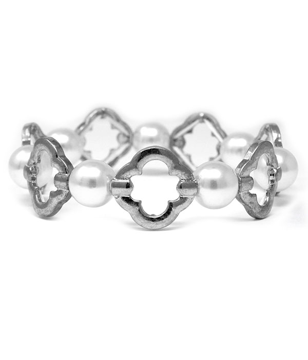 Quatrefoil and pearl stretch bracelet