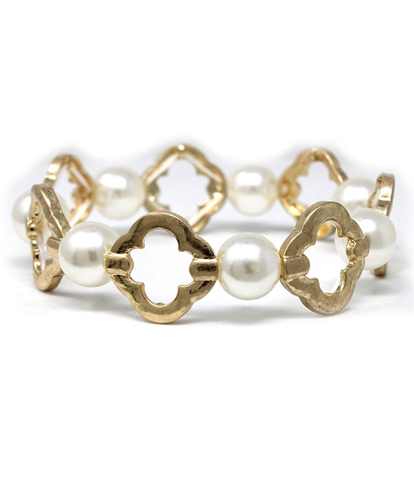 Quatrefoil and pearl stretch bracelet