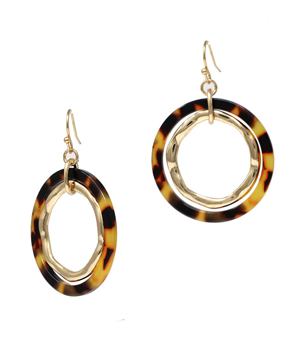 Tortoise resin hoop earring