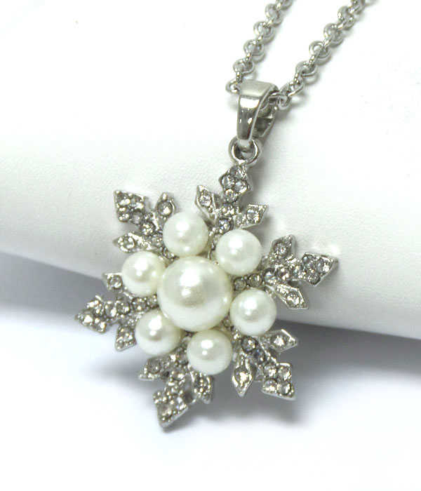 Pearl snow flake  necklace