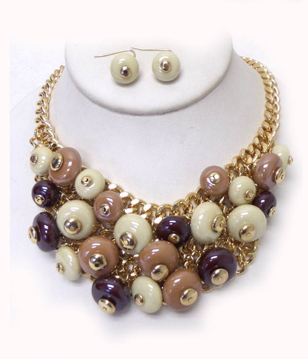 Bulk chain and cluster bib necklace set
