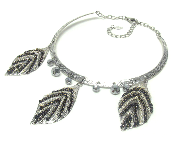 Painted chain deco triple leaf and glass bead drop chocker necklace