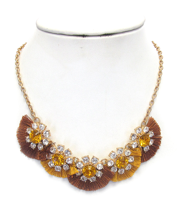 FACET STONE AND CRYSTAL AND THREAD LINK NECKLACE