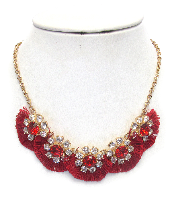 FACET STONE AND CRYSTAL AND THREAD LINK NECKLACE