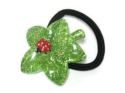 Bug on leaf glittering kids pony tail holder