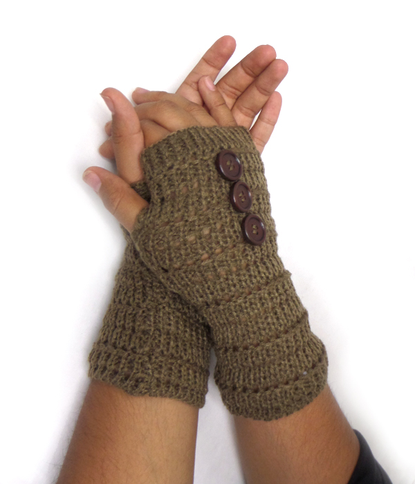 Button accent crochet open finger glove