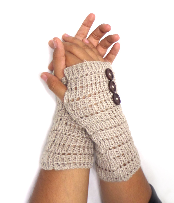 Button accent crochet open finger glove