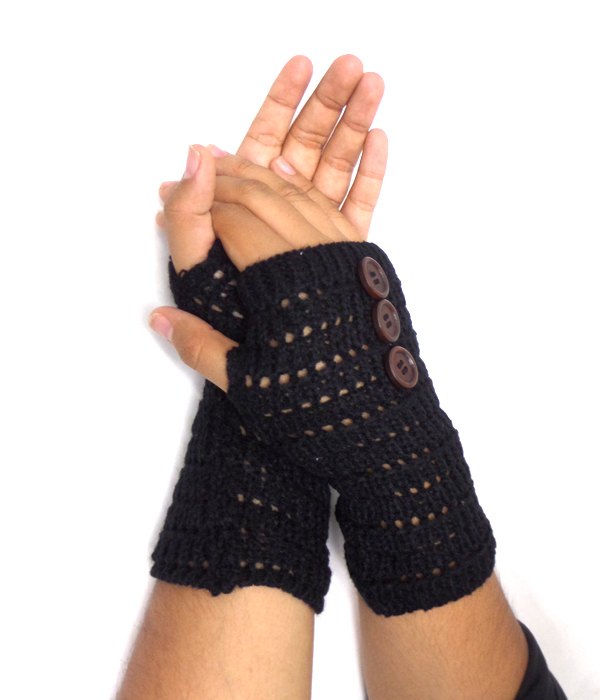 Button accent crochet open finger glove