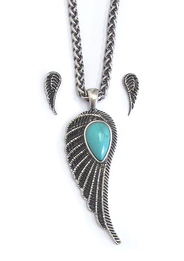 Turquoise angel wing pendant necklace set