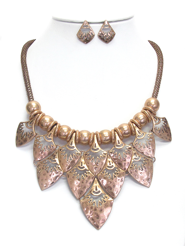 Multi metal scale bib necklace set