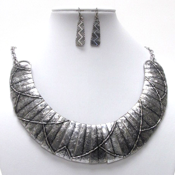 MULTI TEXTURED METAL BAR LINK BIB STYLE NECKLACE EARRING SET