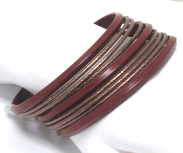 Multi row mixed metal thin bangle set