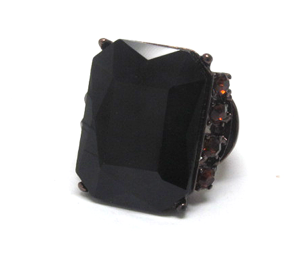 Facet glass stone and side crystal stretch earring