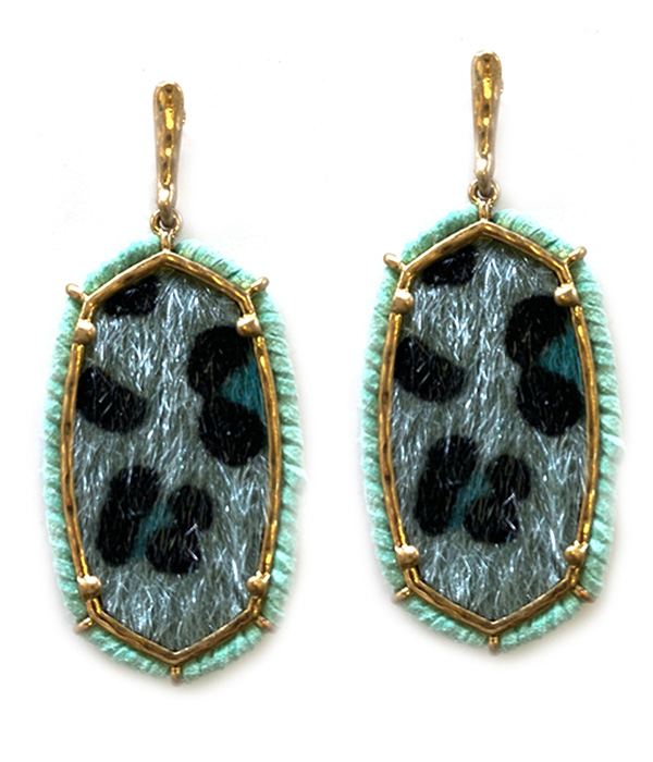 ANIMAL PRINT EARRING