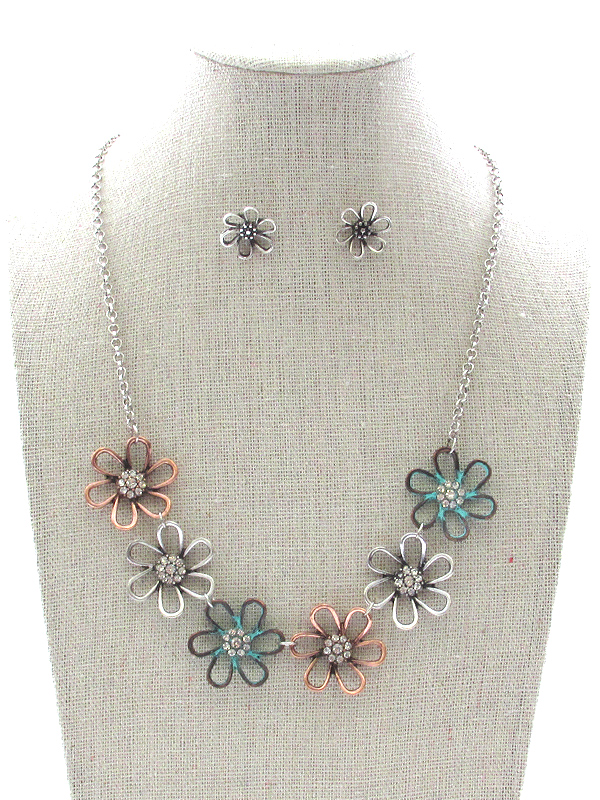 VINTAGE METAL MULTI FLOWER LINK NECKLACE