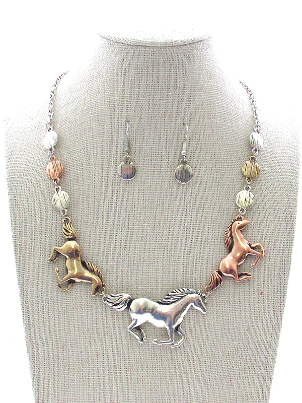 VINTAGE METAL RUNNING HORSE NECKLACE SET