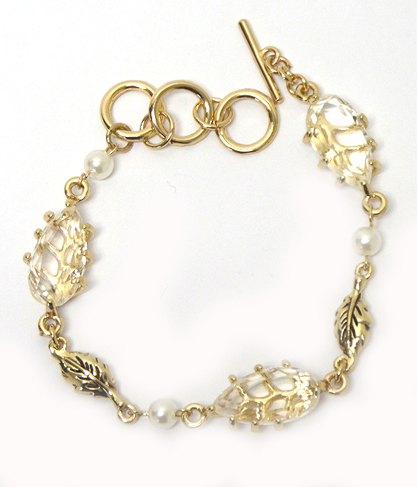Glass leaf charm metal link bracelet