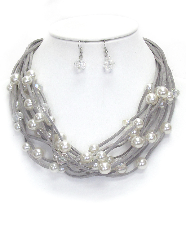 Multi leatherette and pearl necklace set