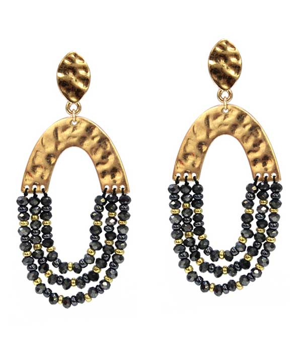 Hammered metal and seedbead oval earring