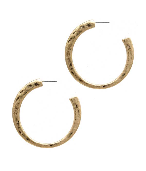 TEXTURED METAL HOOP EARRING