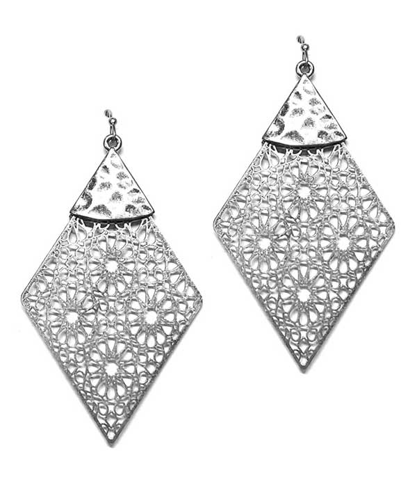 Metal filigree earring