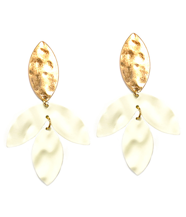 Metal leaf drop earring