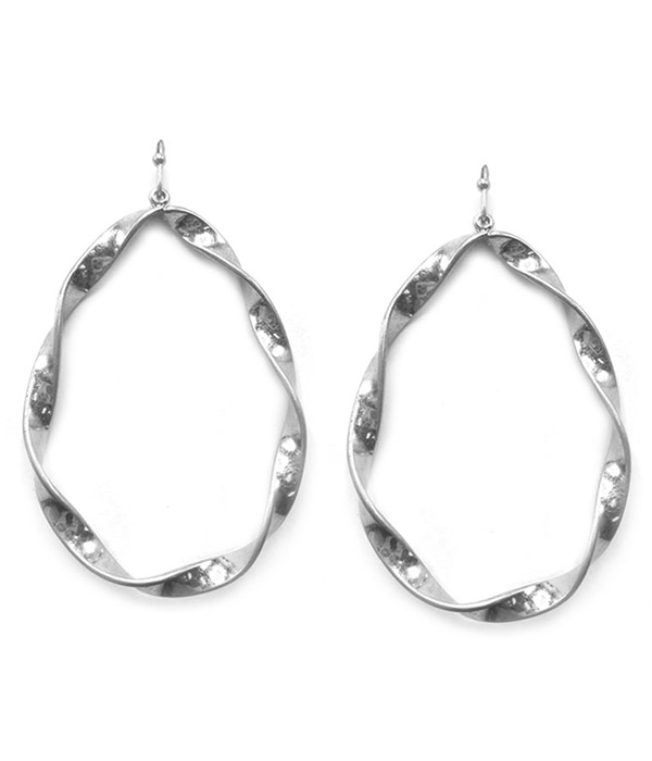 TWIST METAL TEARDROP EARRING