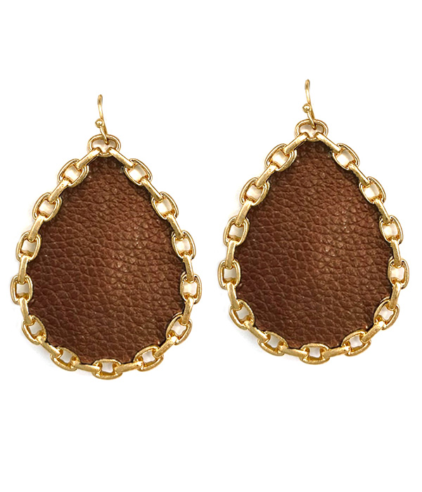 METAL CHAIN AND LEATHERETTE TEARDROP EARRING