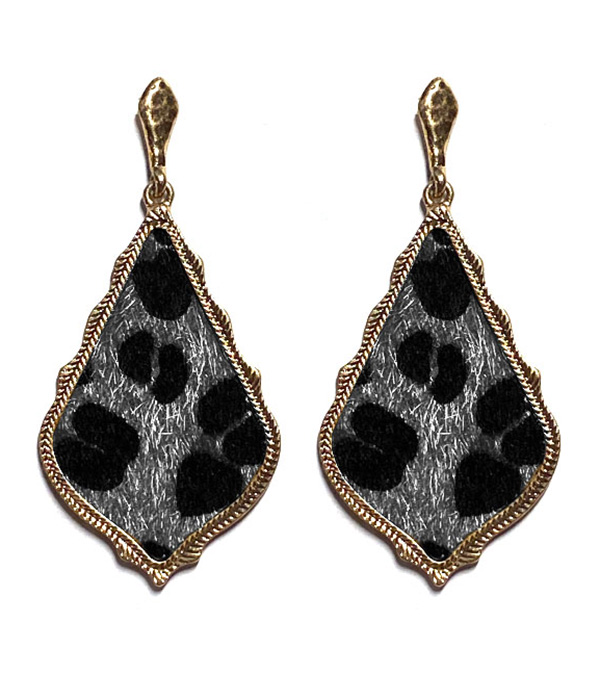 ANIMAL PRINT EARRING