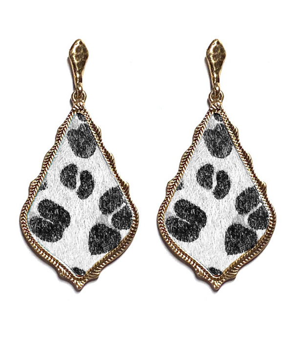 ANIMAL PRINT EARRING