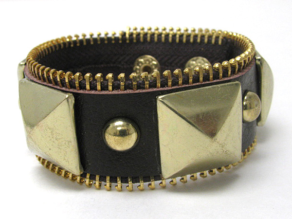 Metal spike and zipper edge deco on synthetic leather wrist band
