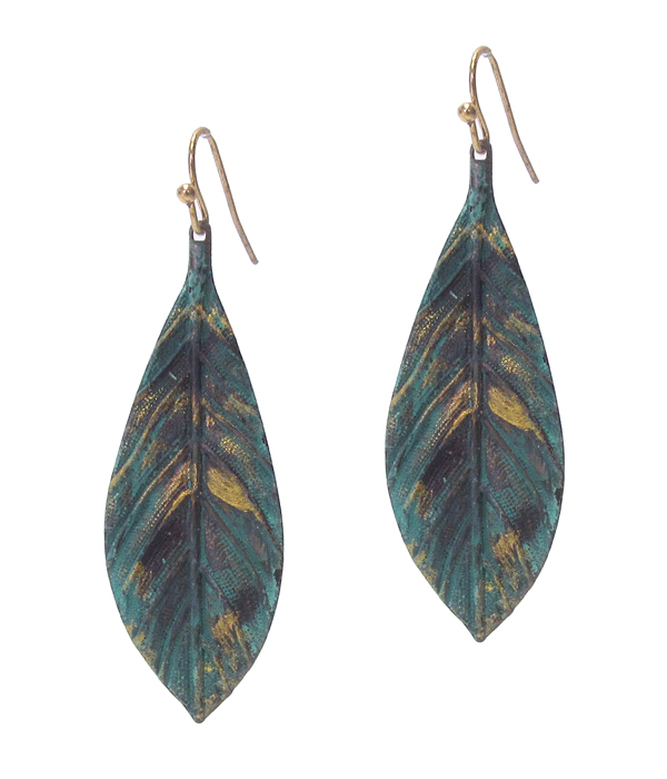 VINTAGE RUSTIC METAL EARRING - LEAF