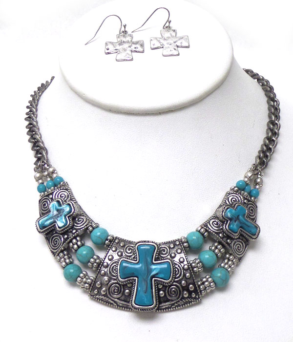 Vinatage look multi textured cross charm and pearl chain necklace set