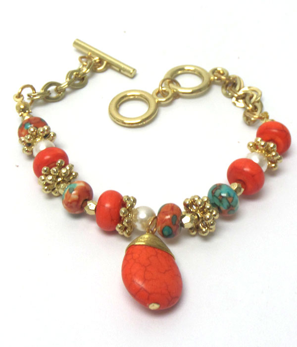 Stone and beads dangling toggle bracelet 