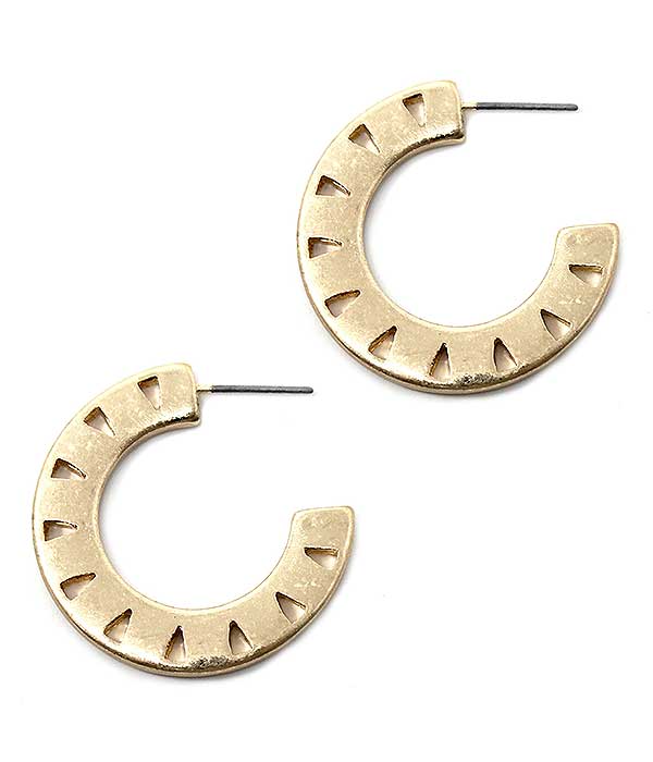 METAL HOOP EARRING