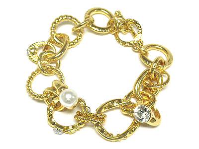 Crystal ring linked toggle bracelet